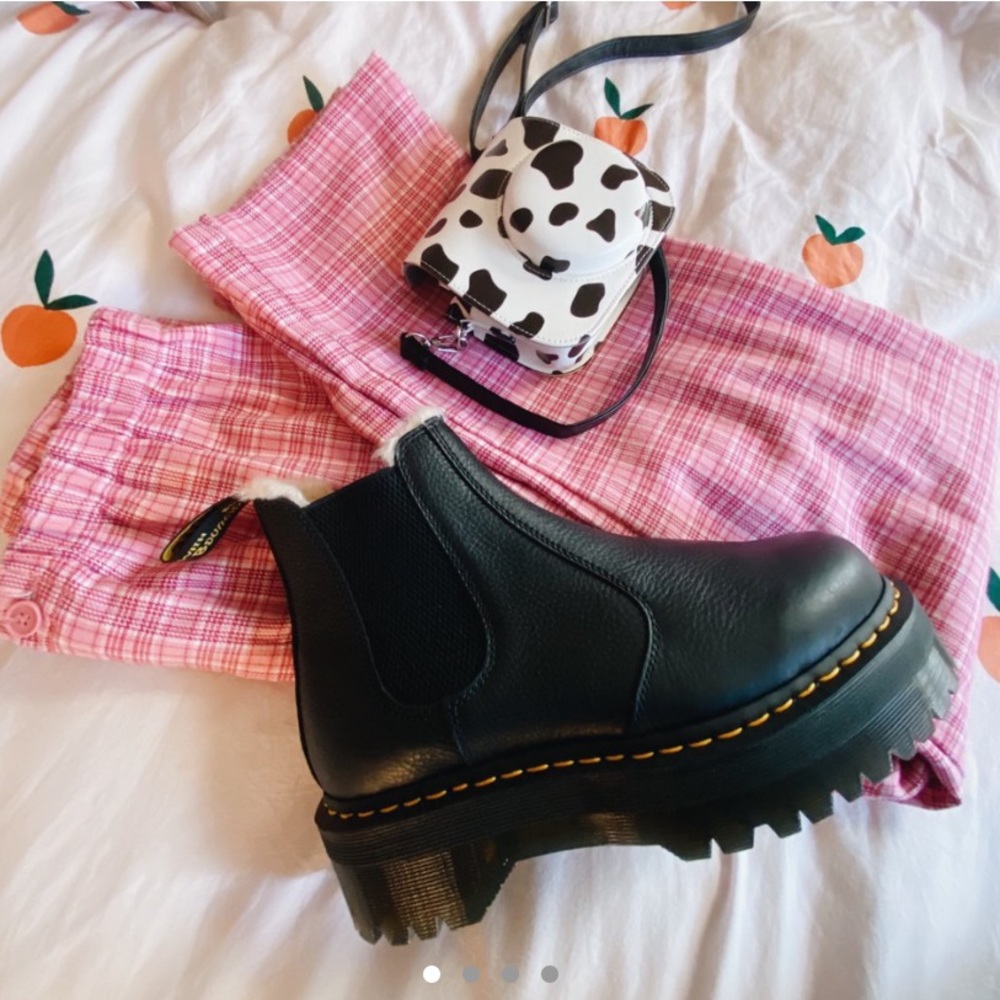 Chelsea Platform Dr. Martens!!🍓😍